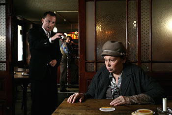 Rainer Egger und Vera Borek-Qualtinger in "Der Bulle von T�lz: Wiener Brut" - Regie Wolfgang F. Henschel